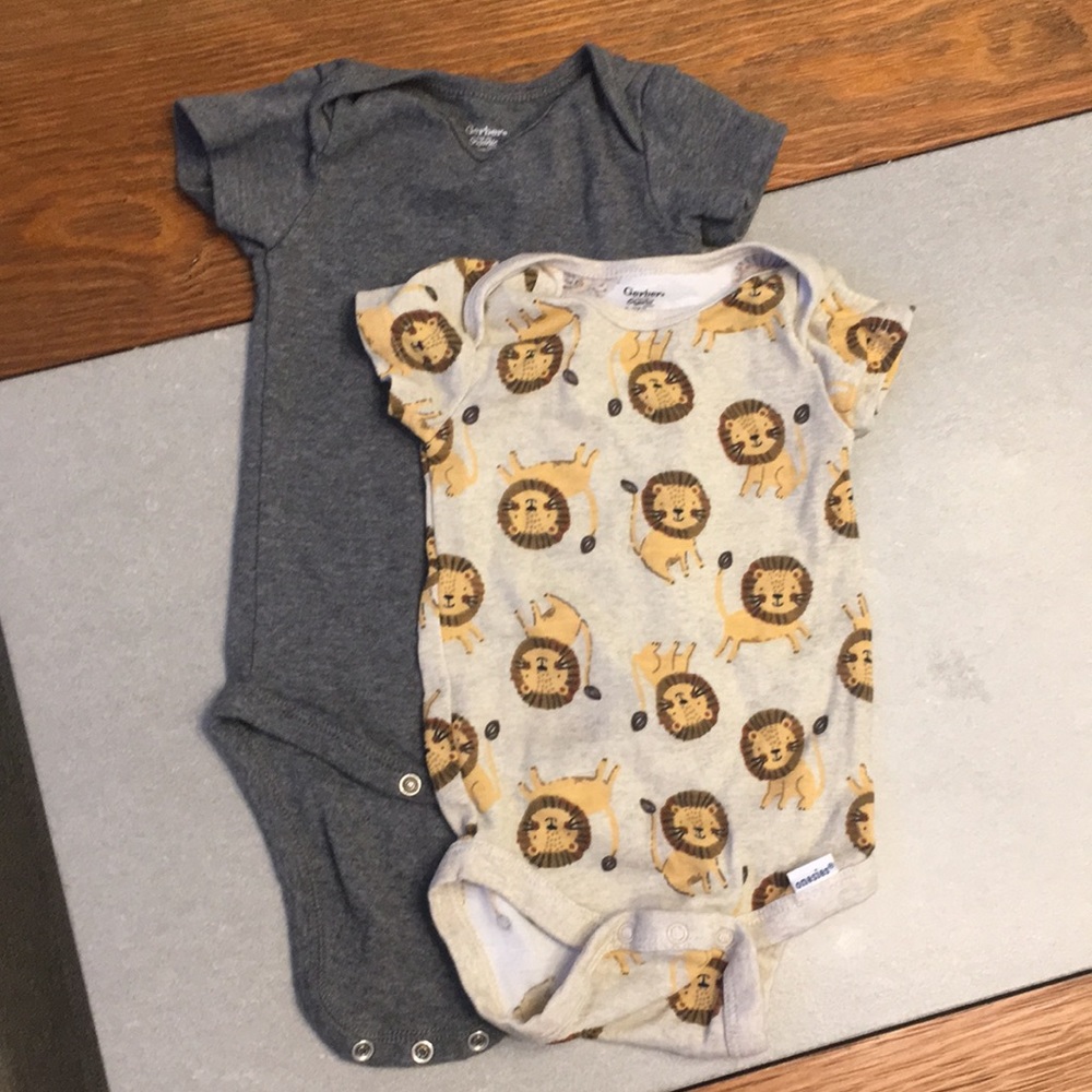 Gerber organic 3-6 month onesie bundle NWOT